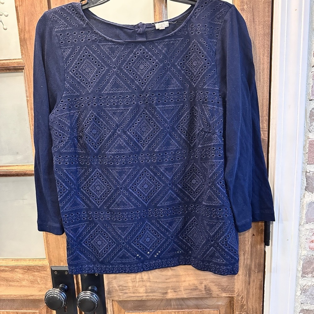 J.Crew Eyelet Front Top Women Medium‎ Navy Blue Button Back 3/4 Sleeve
